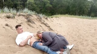 Public blowjob on the beach with a stranger