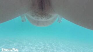 Creampie whore swimming underwater