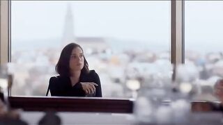 Heida Reed - lesbian scene in Stella Blomkvist s01e04