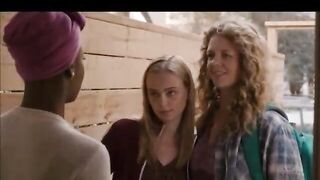 Workin' moms s2e9 lesbian scene Aviva Mongillo Juno Rinaldi