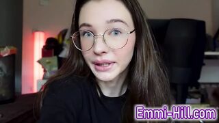 18 yo very skinny Girl extrem squirt small tits xxl Labia