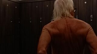 I'm playing with my cock in the gym locker room. See the old many body!