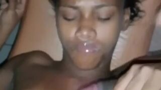 Destruição anal com gozada na boca