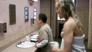 Taylor Schilling, Laura Prepon - Orange Is the New Black 