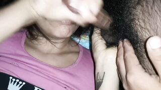 Me encanta masturbar a mi novio y acariciar sus testículos para que me llene la boca de semen