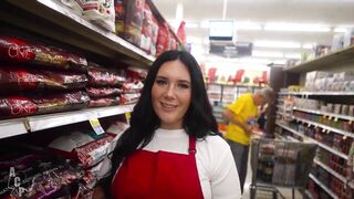 Smiths Employee Quits Job After Meeting Rich "Sugar Daddy" In Las Vegas