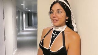 Monja Confiesa Fantasia Sexual con FABLAZED y Es Cogida Por Su Jefa ft. Mery Martins (Lesbian)