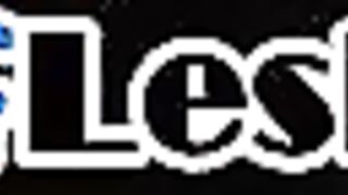 Erotic lesbians squirting in threesome 