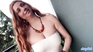 ragazza rossa TETTONA vuole SESSO FORTE e fa un POMPINO con sborrata in faccia mentre bestemmia