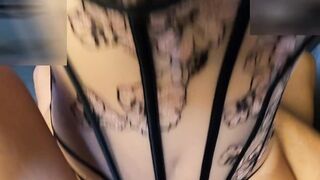 ENORME ORGASMO AMATORIALE DI MIA MOGLIE CON UN RAGAZZO. POV ITALIANO GRANDE SBORRATA