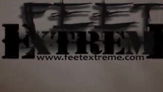 EMO GIRL LICK FEET TWO GIRLS EMO 