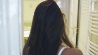 Amirah Adara wakes up her girlfriend Anita B