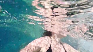 Under Water Sex with Hot Milf