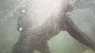 Under Water Sex with Hot Milf