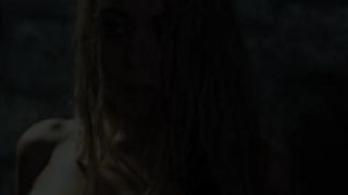 Trimmed squirting dyke eats tight pussy 