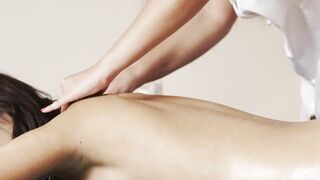 Amirah Adara massages Lauren
