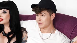 TRANS ANGELS - After Taking Turns Blowing Each Other, Drake Von Eats Out Nikki North's Tight Asshole