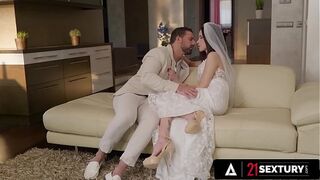 21 SEXTURY - Sexy Bride Alyssa Bounty Offers Something New To Her Husband With Her Sweet Ass