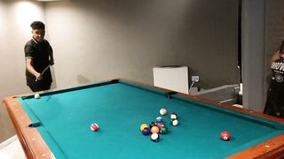 Me dejo romper la colita después de perder un partido de pool, me hacen venir varias veces!! ESPAÑOL