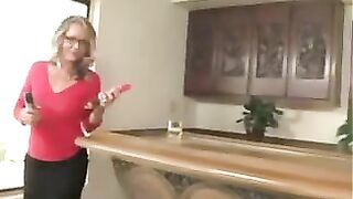 Mamma teaches not her daughter