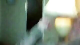 Old lesbian lick old pussy