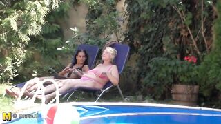 Hot girl fisting a mature lesbian mother