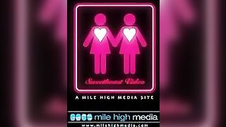 Two MILF Lesbians Rub Pussy Til They Cum 