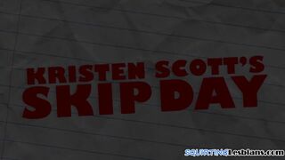 Squirting les babe has trembling orgasm 