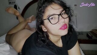 Dirty girl proposes with her eyes that I fuck her ass - SodoLila