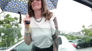 I fuck a milf on a parking lot and she swallows my cum