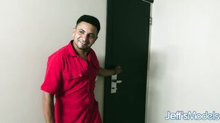 SSBW Thammy Leviemont Gives Him a Taste of Her Juicy Black Pussy