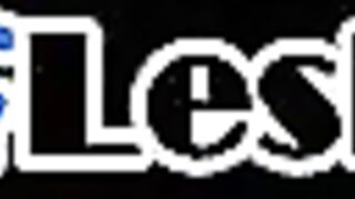 Busty lesbo fingers babe until she squirts 