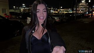 I bang MARTINA SMERALDI in the 1st date - SQUIRTING