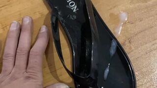Screw Shiny Ebony Flip Flop and Cum in Sandal