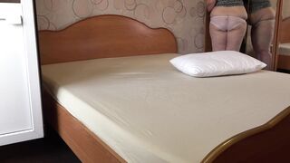 A older wife masturbates in white pants during the time that cleaning, and a home camera watches her. Large booty, unshaved vagina, pretty breasts and an appetizing figure behind the scenes.