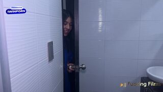 OMG! Mi madrasta me escucha follar con la novia de mi mejor amigo