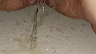 Beauty piddles in tub