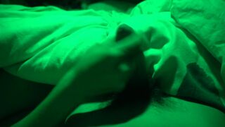 Tu va jouir de plaisir en regardant cette salope francaise se faire baiser la chatte