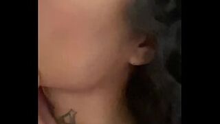 Pretinha Mika came to sit with the very sexy ebony dude