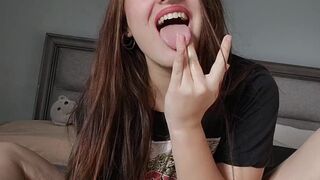 Curvy Cutie Casual Fingering in Couch