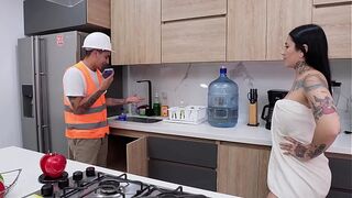 The plumber comes to fix the pipe and I end up paying him with my juicy cunt – LA ROLA AND DANICLARK