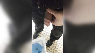 I'm peeing in public 1