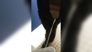 I'm peeing in public 1