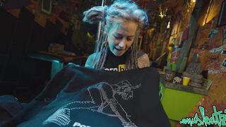 UNBOXING - Pornhub REWARDS 2020 - Anuskatzz unbox her Pornhub present - SFW, ink , tattoo, bodymod
