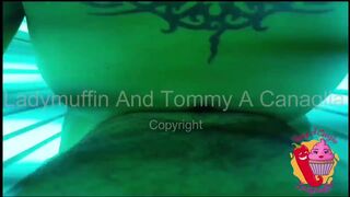 coppia fà cose nel solarium