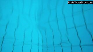 Bubarek and Birtakik enjoy eachother in the pool