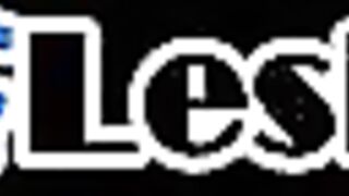 Gorgeous les babes squirt in group scene 