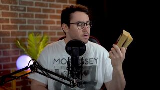 Cute Nerd Reads to U ASMR Stephen Kings IT