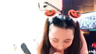 Cute Gal Gives A Nice Oral-sex