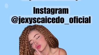 Me masturbo saliendo de la ducha para entrar en calor